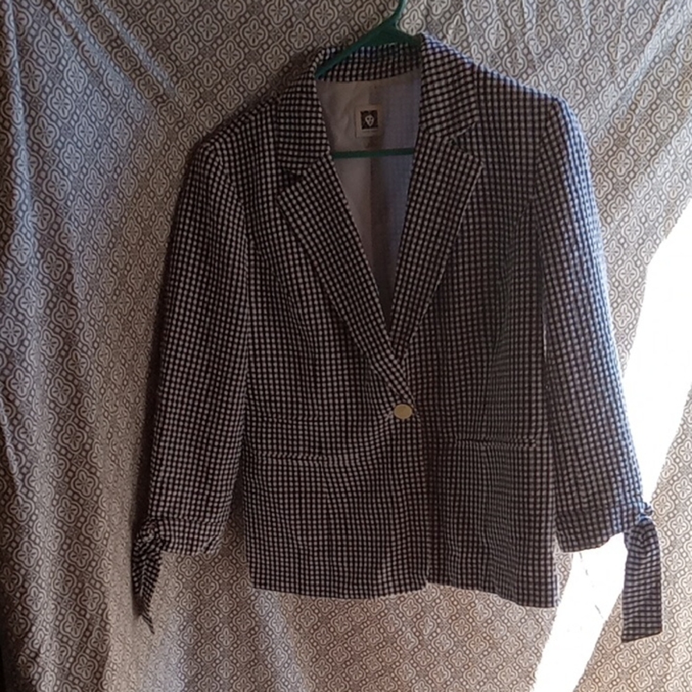 Anne Klein womens blazer,size S,black and white checked